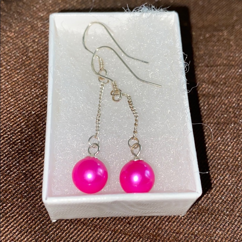 Freshwater pearl cultivated earrings